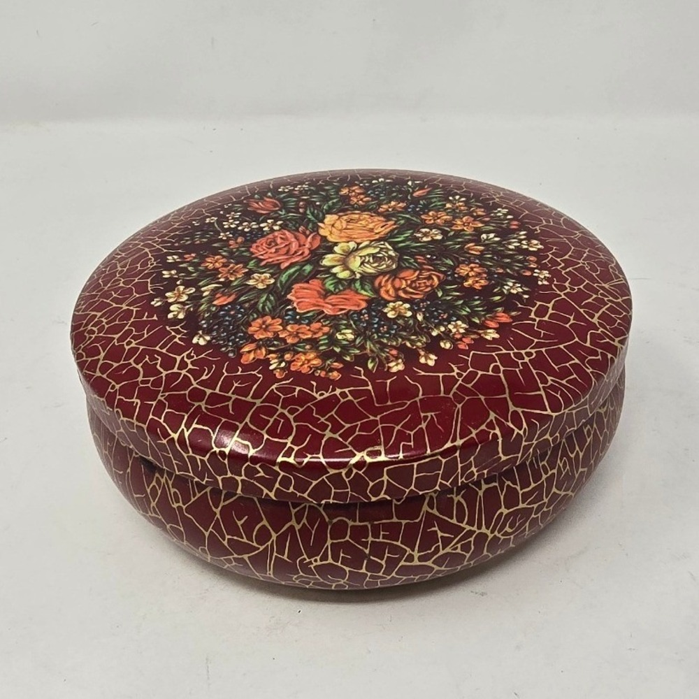 Vtg Daher red tin container England grannycore cottagecore rustic roses floral